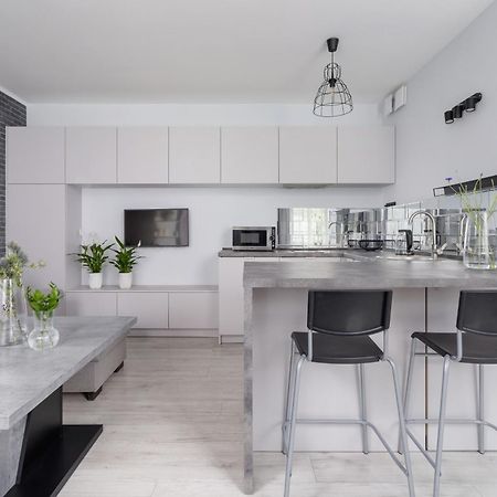 One Bedroom Apartment With A Balcony - Dietla 109 Street Krakkó Kültér fotó